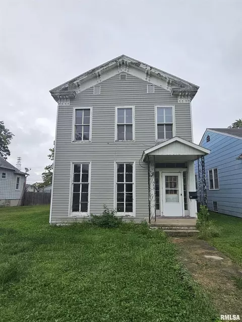 129 S Cherry St, Centralia, IL 62801