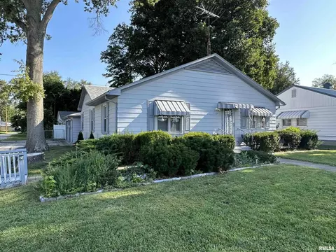 624 E Calumet St, Centralia, IL 62801