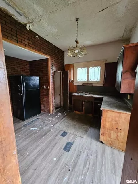 314 S Perrine St, Centralia, IL 62801 photo 8