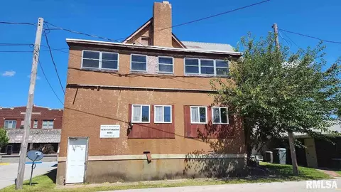 329 E Broadway, Centralia, IL 62801 photo 3