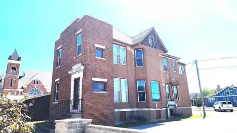 329 E Broadway, Centralia, IL 62801 photo 4