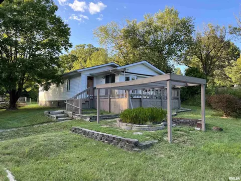 517 N Appleknocker Dr, Cobden, IL 62920