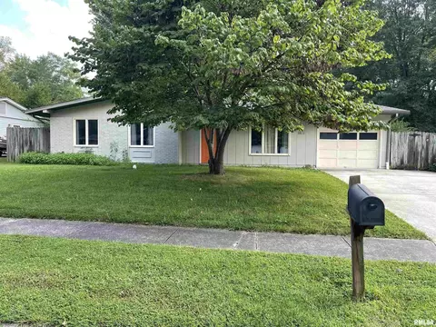 1811 W Freeman St, Carbondale, IL 62901