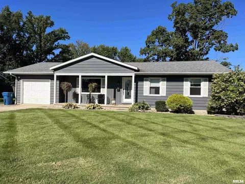 532 Sara Dr, Centralia, IL 62801 photo 3