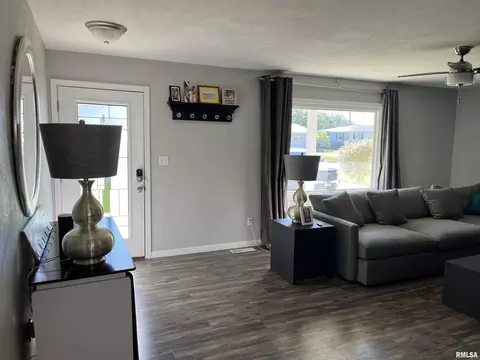 532 Sara Dr, Centralia, IL 62801 photo 10