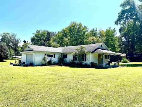 2700 N 17th St, Herrin, IL 62948