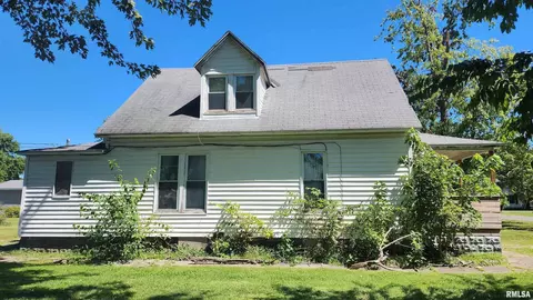1212 E 3rd St, Centralia, IL 62801 photo 2
