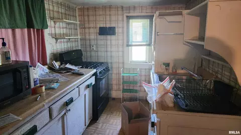 1212 E 3rd St, Centralia, IL 62801 photo 9