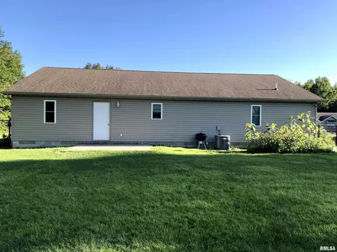 1604 E Pickett Ln, Marion, IL 62959 photo 3