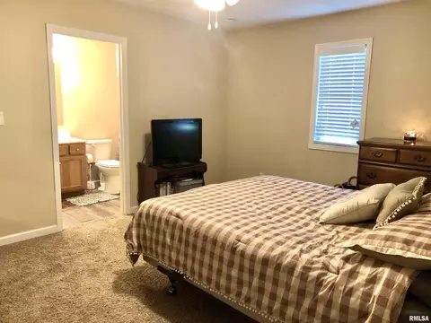 1604 E Pickett Ln, Marion, IL 62959 photo 11