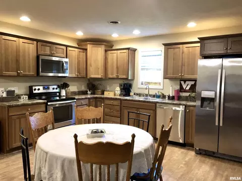 1604 E Pickett Ln, Marion, IL 62959 photo 9