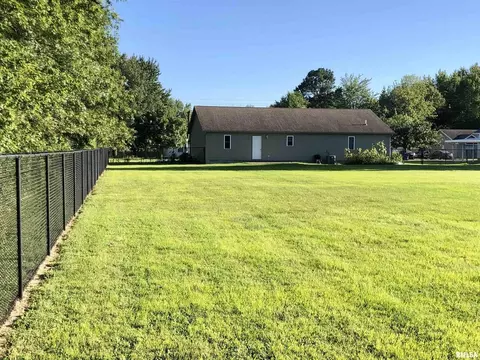 1604 E Pickett Ln, Marion, IL 62959 photo 5