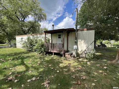 1107 S Marion St, Centralia, IL 62801