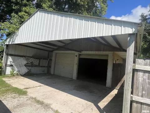 606 E Camp St, Iuka, IL 62849 photo 14