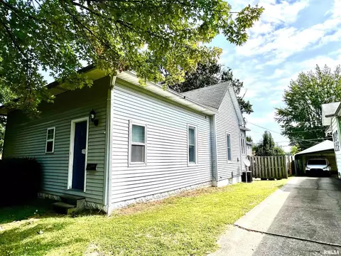 600 S 13th St, Herrin, IL 62948