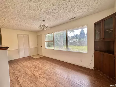 711 E 4th St, Flora, IL 62839 photo 7