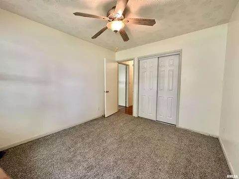 711 E 4th St, Flora, IL 62839 photo 23