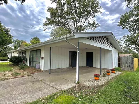 711 E 4th St, Flora, IL 62839 photo 4