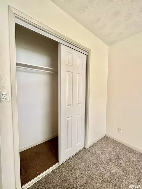 711 E 4th St, Flora, IL 62839 photo 22
