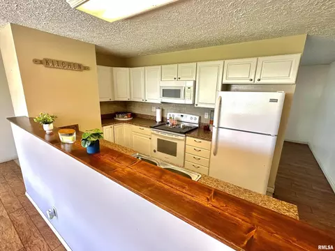 711 E 4th St, Flora, IL 62839 photo 9
