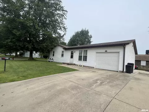 122 Lamar St, Salem, IL 62881