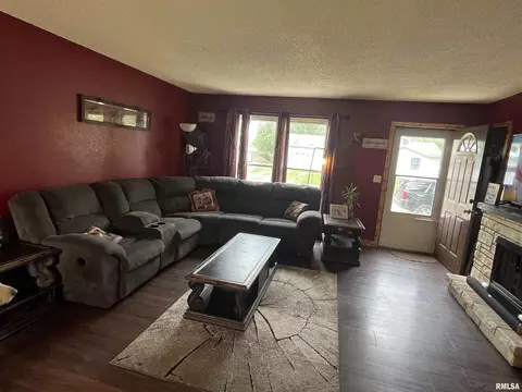122 Lamar St, Salem, IL 62881 photo 4