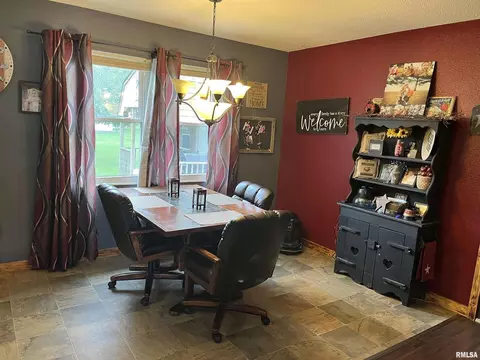 122 Lamar St, Salem, IL 62881 photo 5
