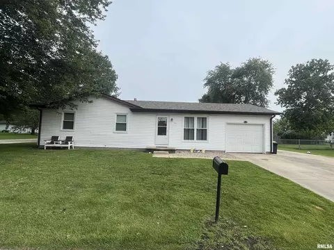 122 Lamar St, Salem, IL 62881 photo 2