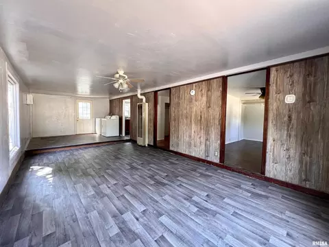 426 Walnut St, Murphysboro, IL 62966 photo 4