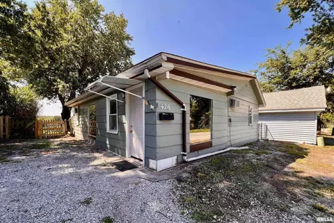 426 Walnut St, Murphysboro, IL 62966 photo 2