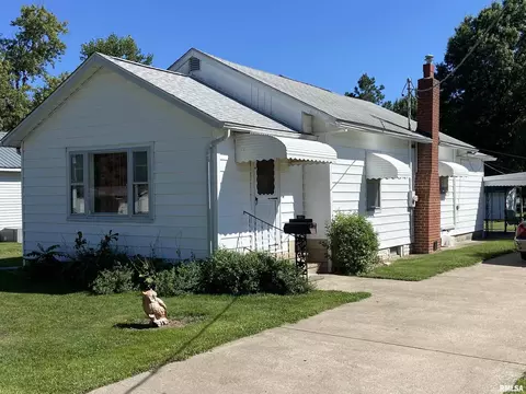 1105 E Reeves St, Marion, IL 62959
