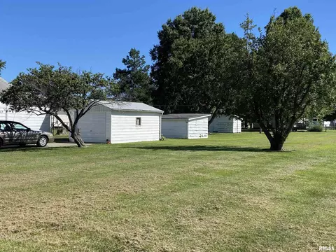 1105 E Reeves St, Marion, IL 62959 photo 11