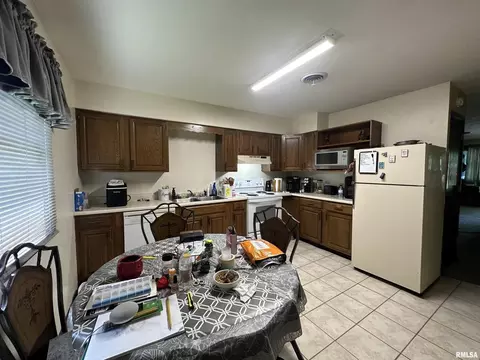 1116 1118 Sandra Ct, Murphysboro, IL 62966 photo 4