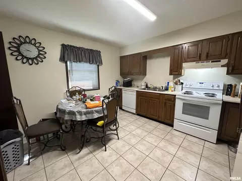 1116 1118 Sandra Ct, Murphysboro, IL 62966 photo 5