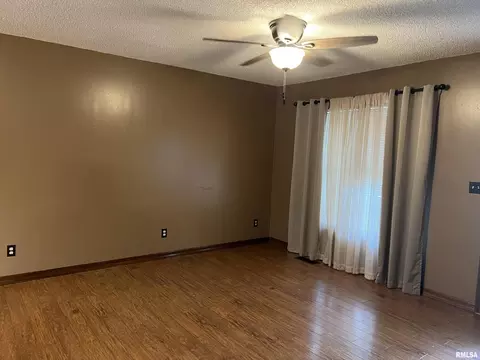 1612 Jasper St, Eldorado, IL 62930 photo 17