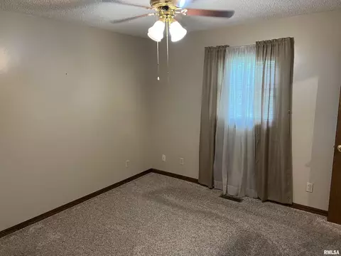 1612 Jasper St, Eldorado, IL 62930 photo 24