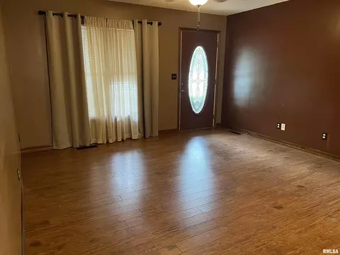 1612 Jasper St, Eldorado, IL 62930 photo 16