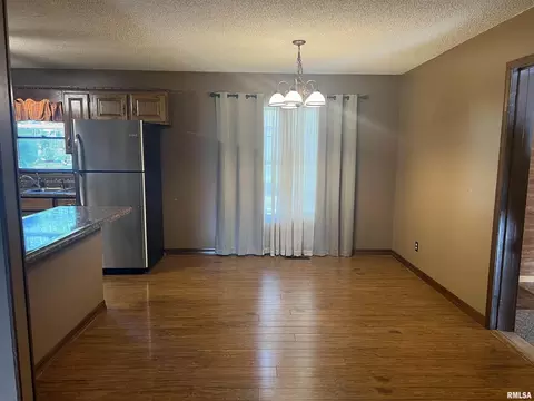 1612 Jasper St, Eldorado, IL 62930 photo 12