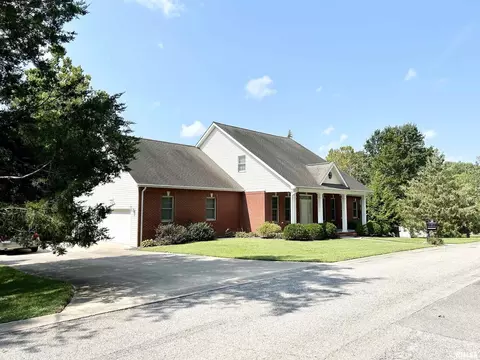 1165 Grand Oak Dr, Carbondale, IL 62901