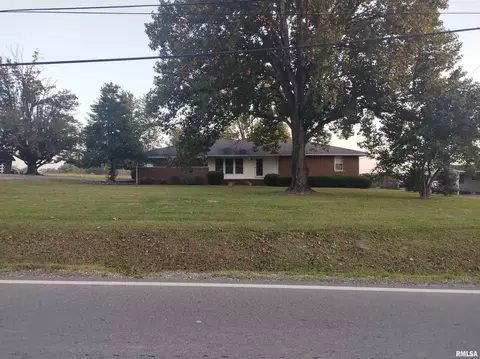 601 W Randolph St, Mcleansboro, IL 62859