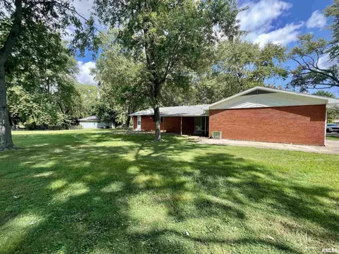 5 Estate Dr, Centralia, IL 62801 photo 2