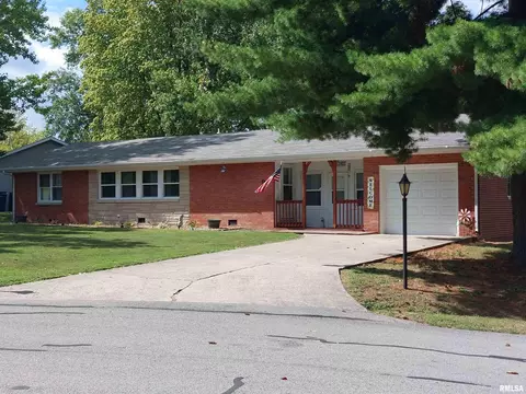 9 Lincoln Dr, Mount Vernon, IL 62864