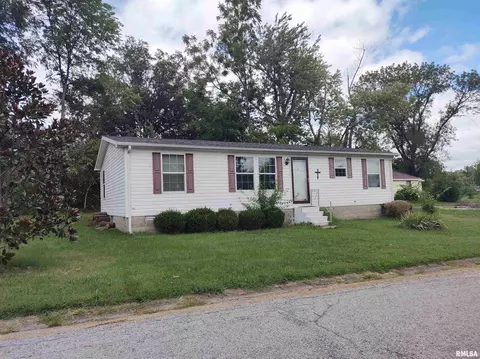 900 W Fackney St, Carmi, IL 62821