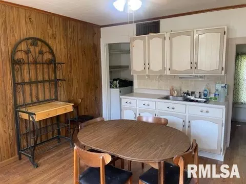 116 S 10th St, Herrin, IL 62948 photo 5