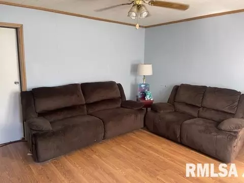 116 S 10th St, Herrin, IL 62948 photo 2