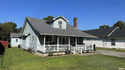 215 Washington Blvd, West Frankfort, IL 62896