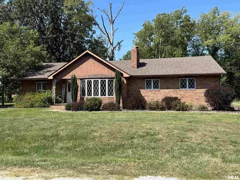 15691 N Cooks Dr, Mount Vernon, IL 62864