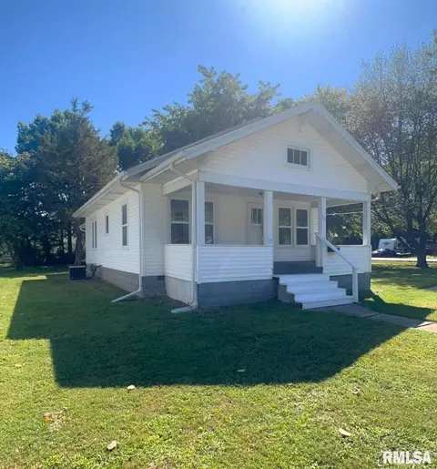 610 W Helen Ave, Christopher, IL 62822