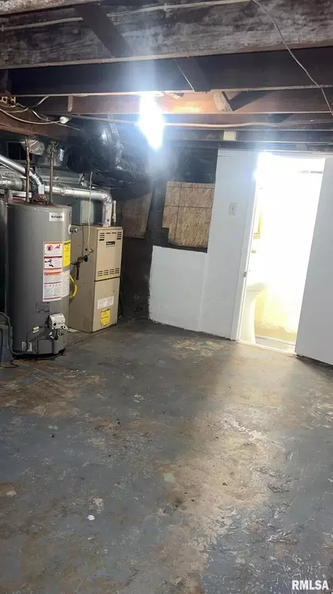610 W Helen Ave, Christopher, IL 62822 photo 22