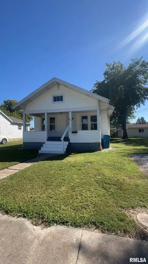 610 W Helen Ave, Christopher, IL 62822 photo 31